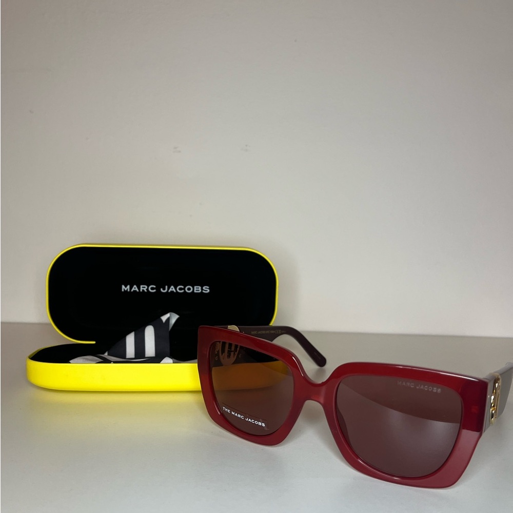 NEW Marc Jacobs Burgundy Sunglasses with Case
